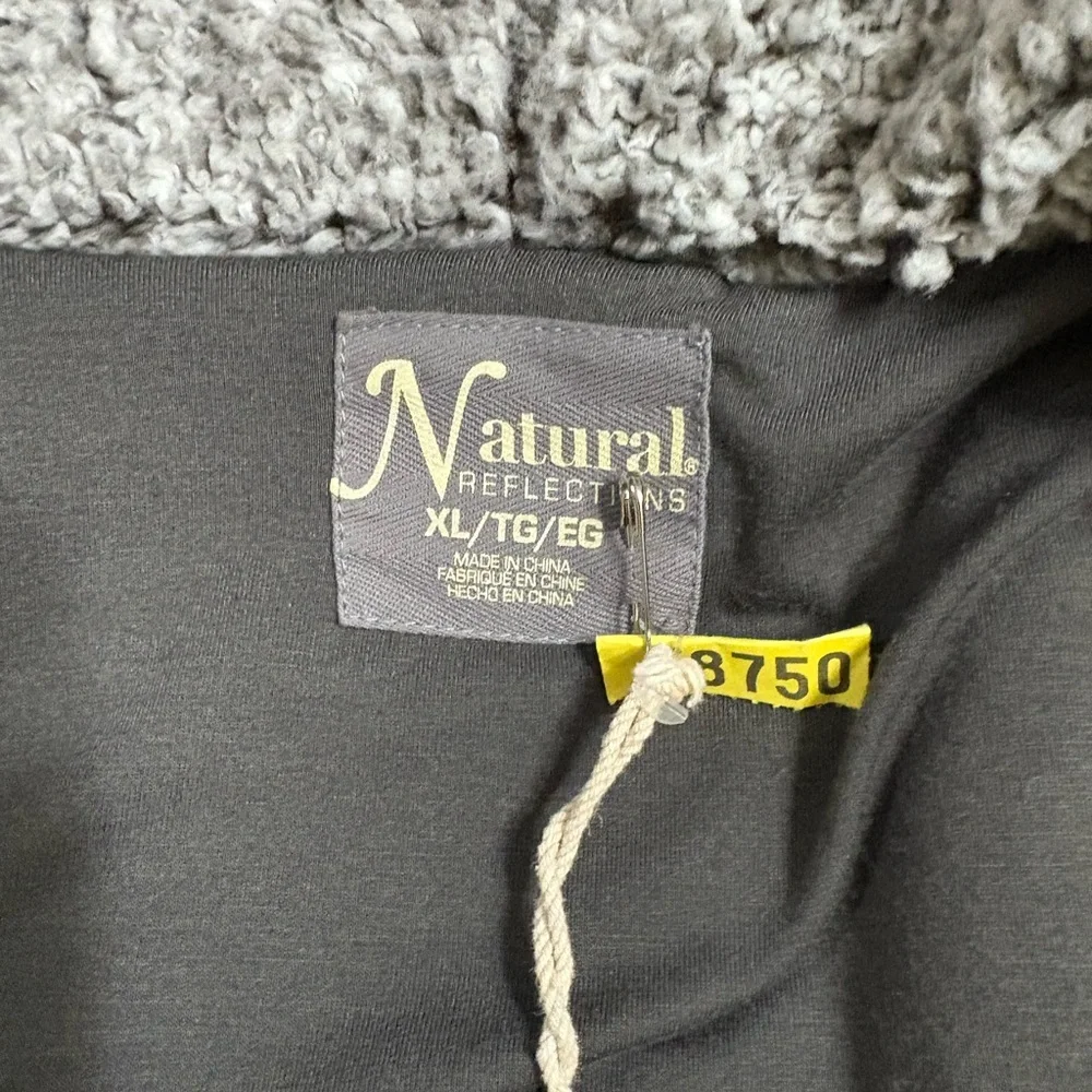 NATURAL REFLECTIONS SIZE X-LARGE GRAY & WHITE FAUX SHERPA SHRUG - Picture 6 of 6